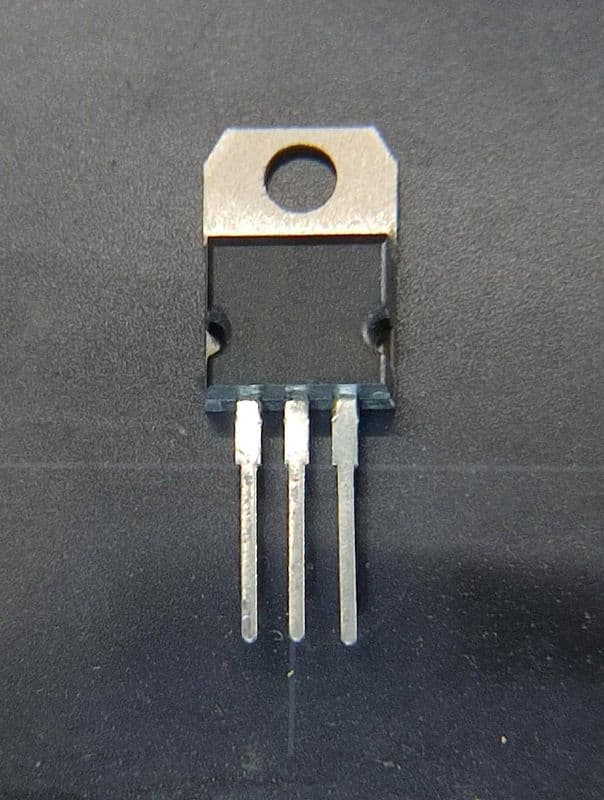 BTA06-600BRG TO220 6A Triac 600V ST ETA1794 - View 1