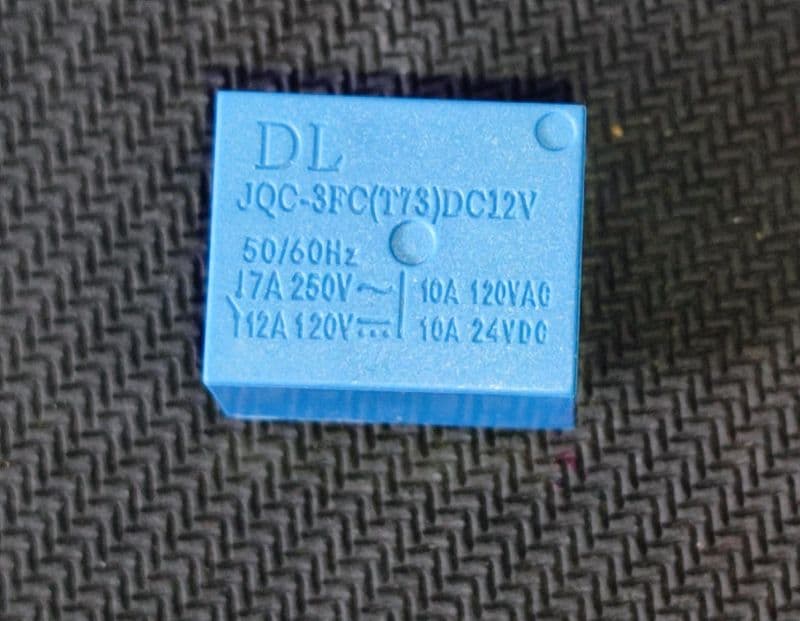 RELAY 12V 7A SPDT PCB Mount Sugar Cube 19x15x15MM ET5113 - View 2
