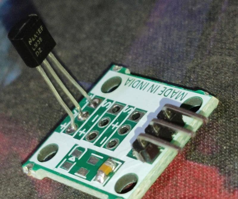 LM35 TEMPERATURE SENSOR MODULE ET5330 - View 2