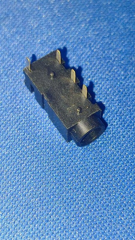 PJ-320A 3.5mm female Audio Connector JACK 4 PIN HanElectricity ET7660 - View 1