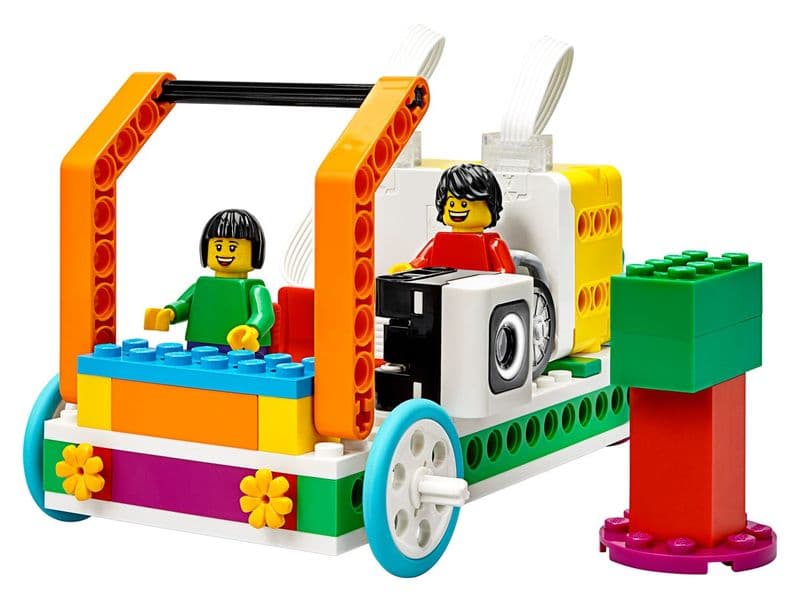 LEGO: 45345 Education SPIKE Essential Set - View 3