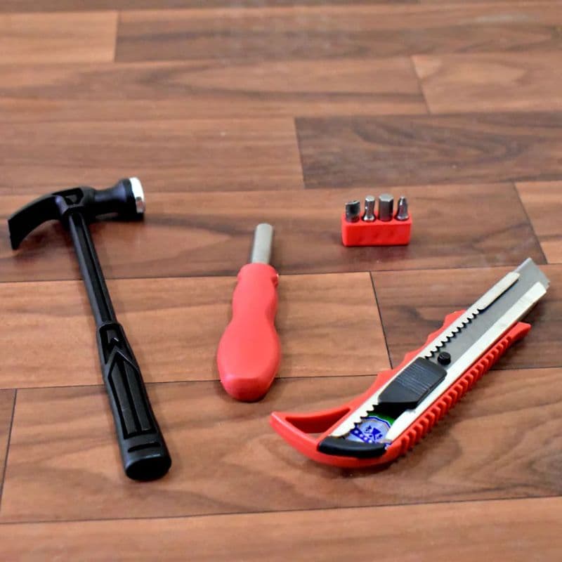 4pcs Helper Tool Set with Mini Plastic Hammer, 4 bits, Screw Driver & Cutter - View 3