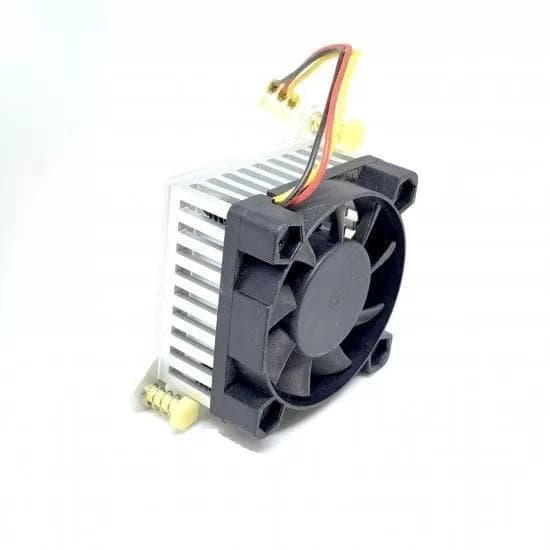 Heatsink with Fan for Thermoelectric Peltier Cooling System - View 2