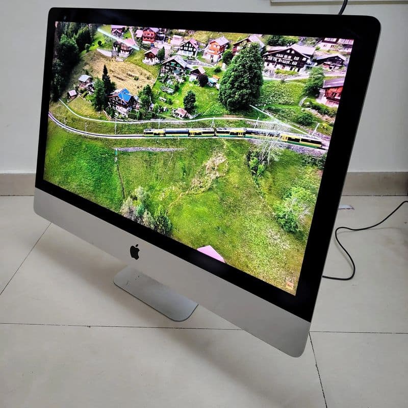 IMAC 2015 27" WITH 2 GB GRAPHICS - View 2