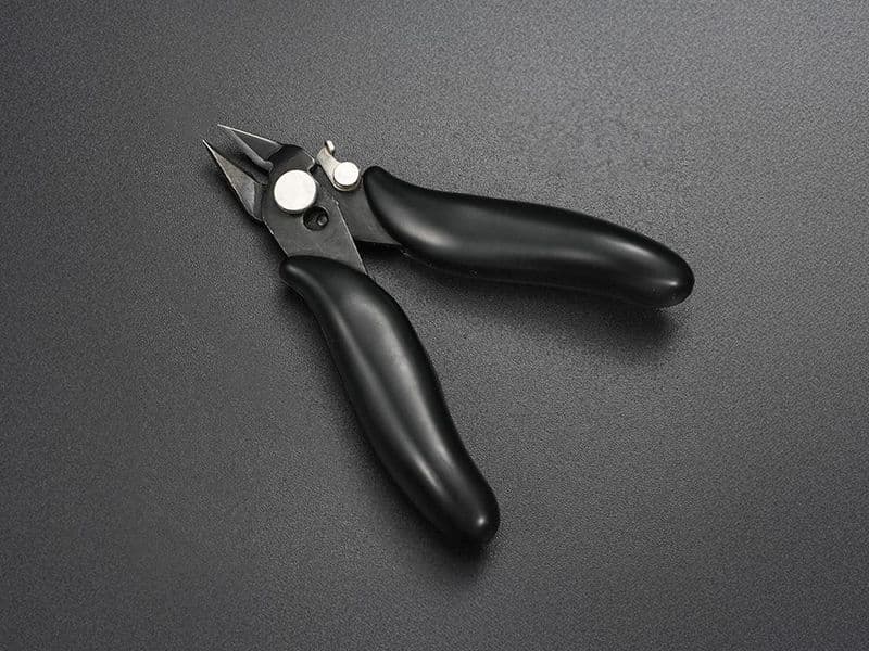 Mini 3.5 inch Diagonal Flush Cutter Plier - Black - View 1