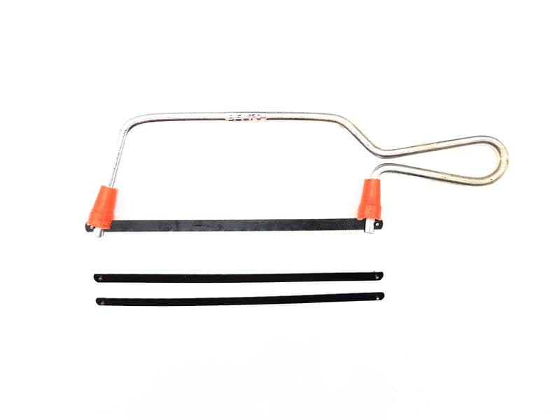 Hacksaw with 2 extra blades - View 2