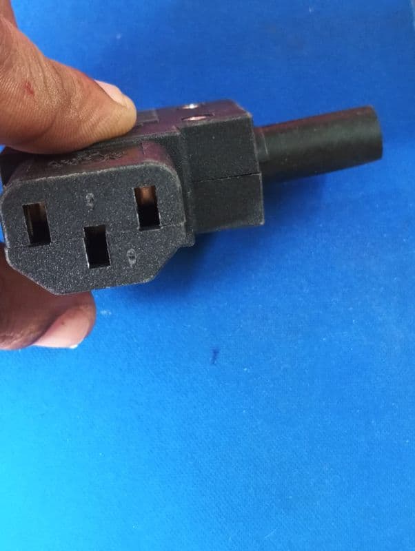 FEMALE CABEL MOUNT SOCKET L TYPE 10A 250V CONNECTOR ET11175 - View 3