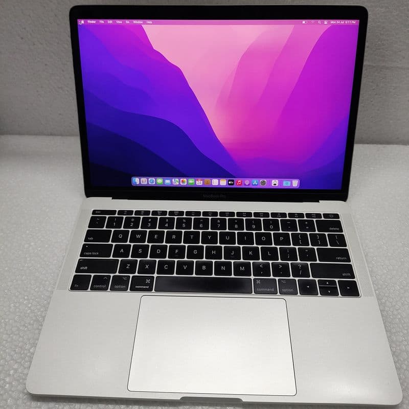 MacBook Pro (13-inch, 2016, Two Thunderbolt 3 ports) - - View 1