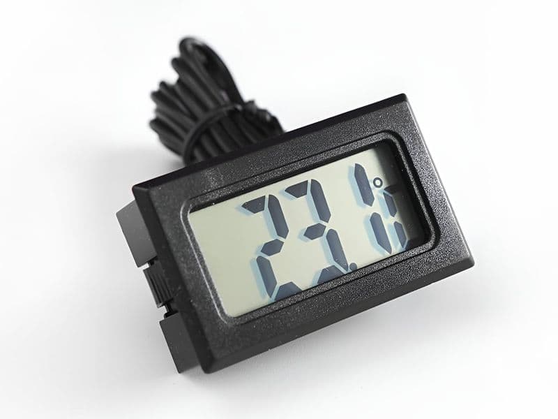 TPM-10 Digital Thermometer Probe with Always ON LCD Display - View 1