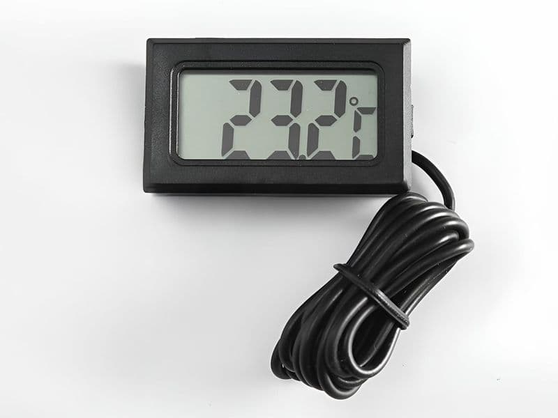 TPM-10 Digital Thermometer Probe with Always ON LCD Display - View 2